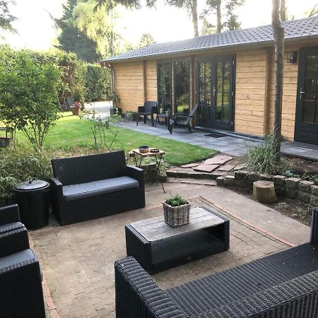 プッテン 3 Slaapkamer Blokhut Met Opgemaakte Beddenヴィラ エクステリア 写真