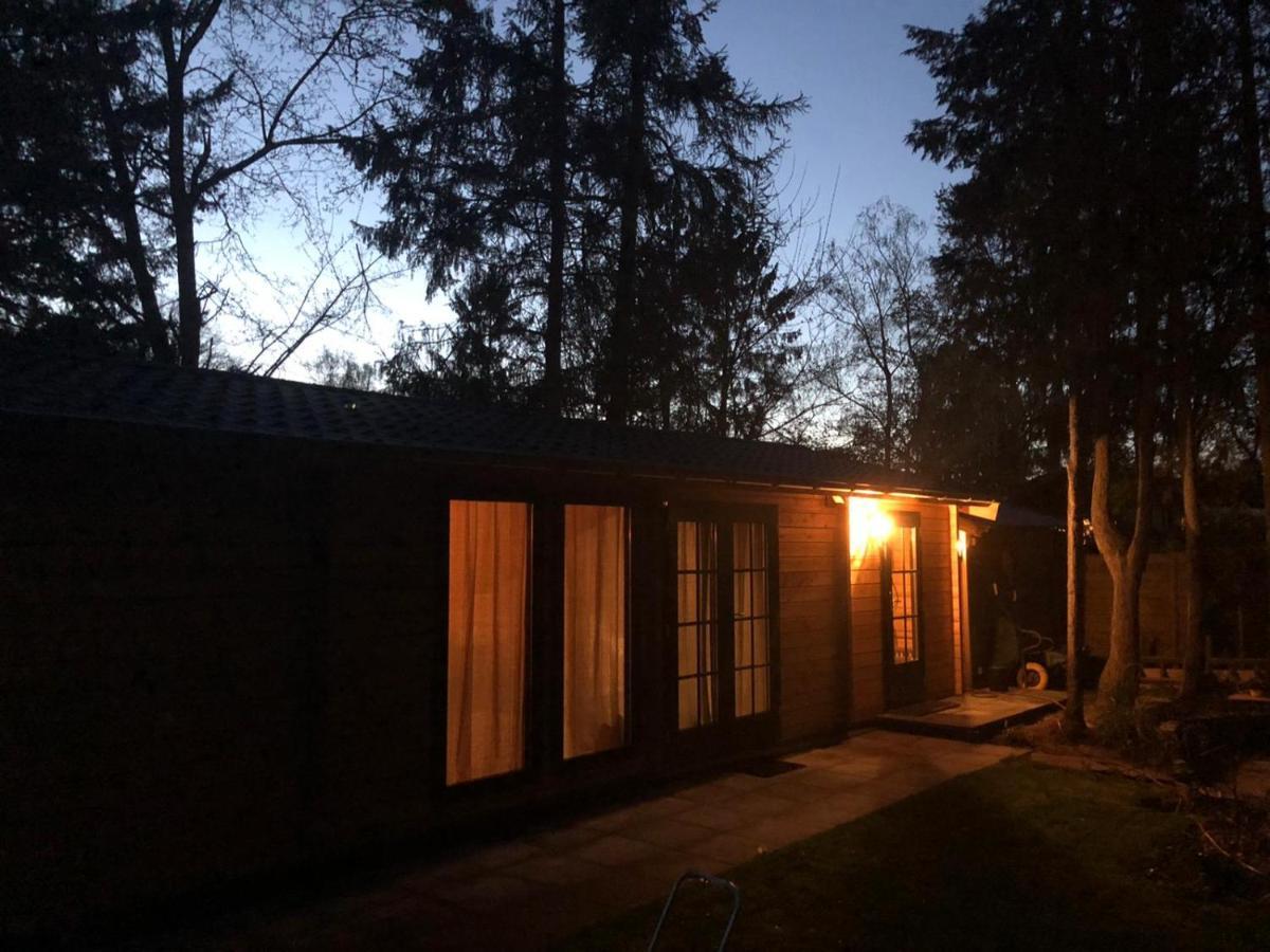 プッテン 3 Slaapkamer Blokhut Met Opgemaakte Beddenヴィラ エクステリア 写真